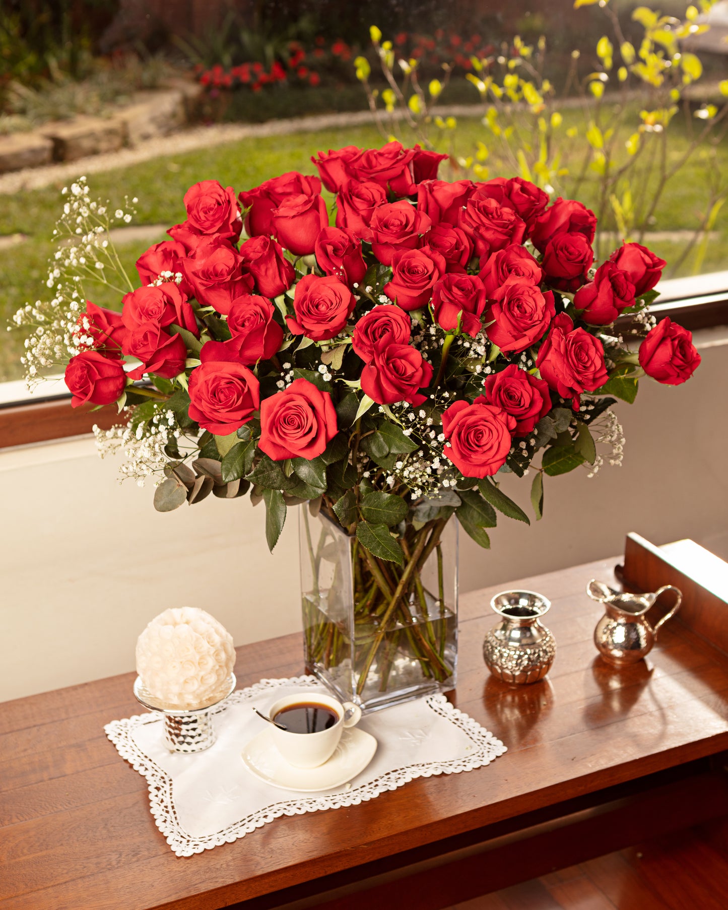 Bouquet of red roses