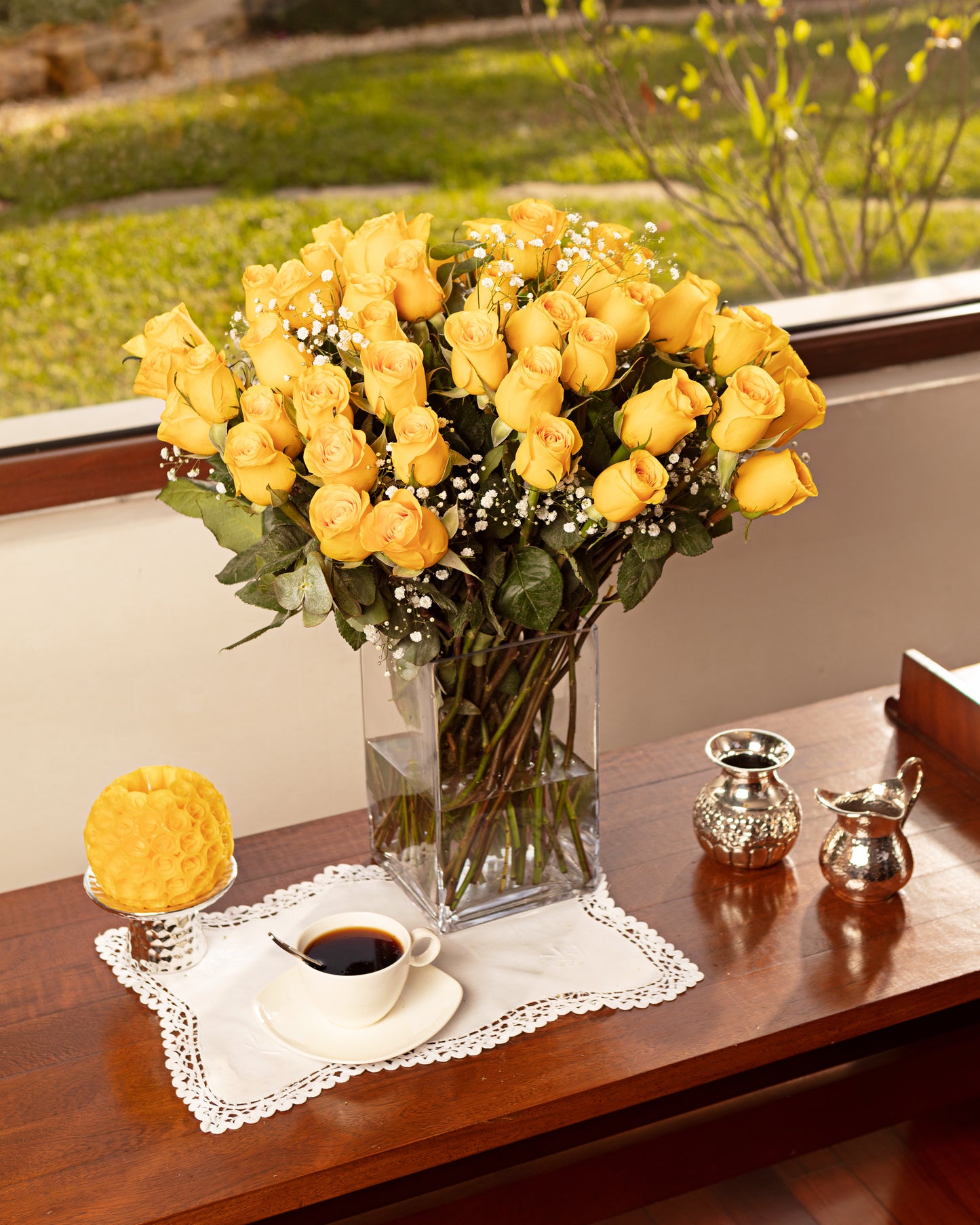 Bouquet of yellow roses