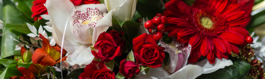 Holiday Floral Arrangements: Tips for Festive Bouquets