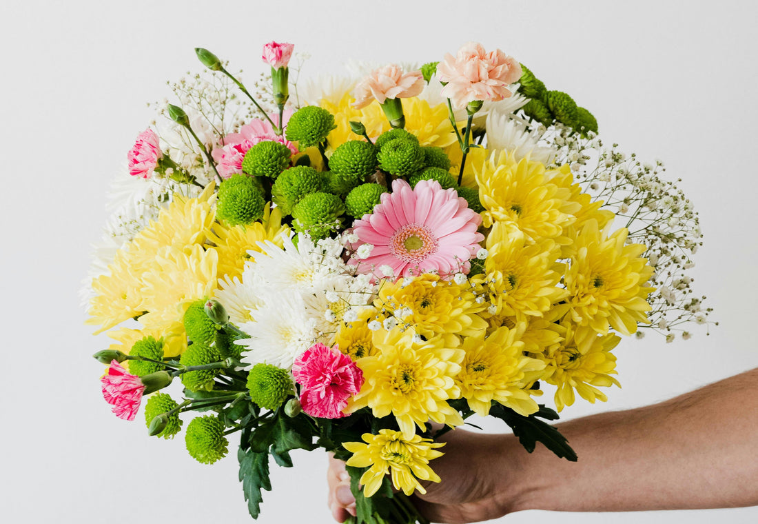 When They’re Going Through It: Sending Flowers to a Friend in Tough Times