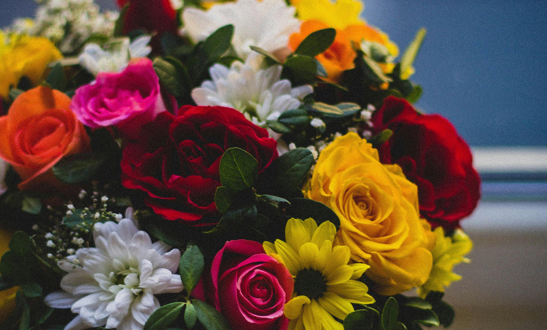 How Online Flower Delivery Keeps Long Distance Love Alive From Miles Away