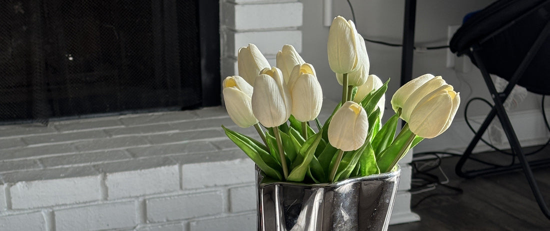 The Perfect Bouquets to Bring When You Visit a Friend’s New Apartment